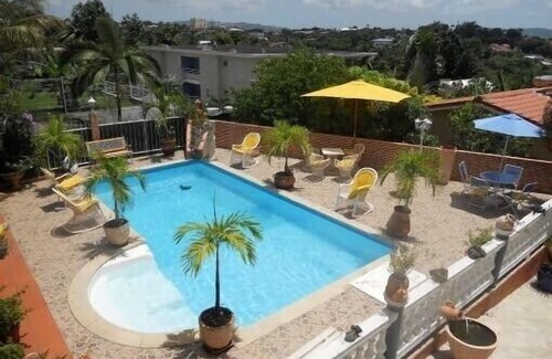 Le Lamentin Apartment | Townhouse garden access, swimming pool + vehicle LAMENTIN (MARTINIQUE)