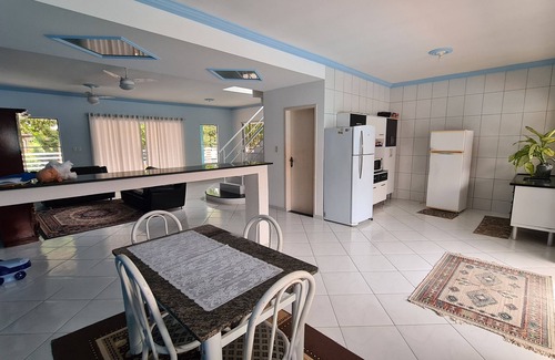 Mococa House | Townhouse in condominium, 5 min from the beach, rivers, trails, quite green area