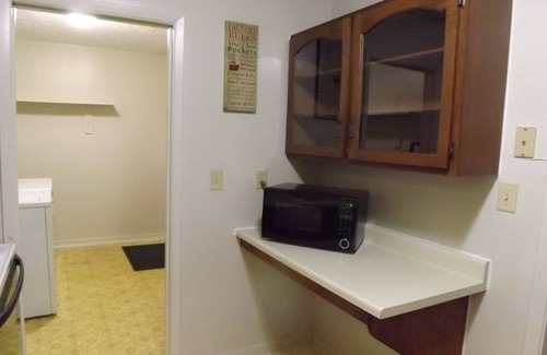 Karns House | Townhouse is ready and waiting for your East TN adventure; work or relaxation.