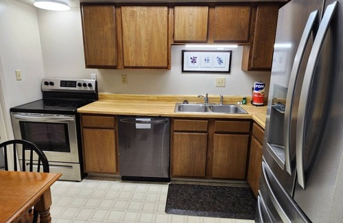 Karns House | Townhouse Living - Ask about 6-Month+ Discounts - 2 Units Avlb at this location