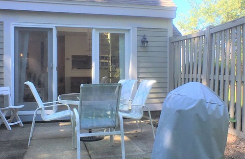 Brewster House | Townhouse Private, End unit. AC, 50 yards to Pools