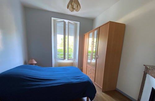 Neuvy-sur-Loire House | Townhouse with private garden bordered by the river