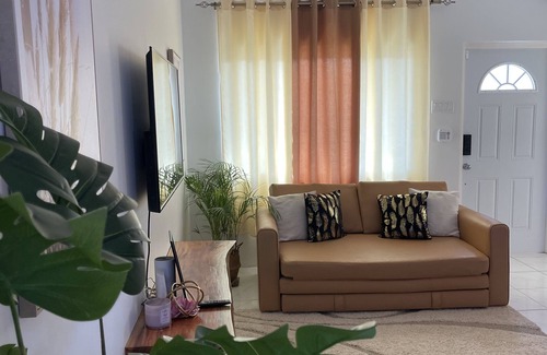 Orange Bay House | Townhouse with oceanview and private beach