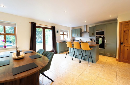 Dingle House | Townview Haven - Dingle
