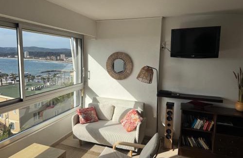 Le Lavandou Apartment | Très bel appartement T3 dernier étage vue mer