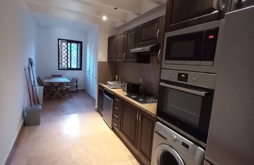 Marrakech Apartment | Très bel Appartement en Face de la Piscine Dans 1 Résidence Très Haut Standing