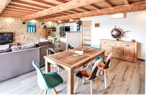 Pont-Saint-Esprit Apartment | Trés bel Appartement en Pleine Campagne Idéalement Situé Dans un mas