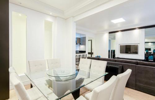 Matriz Apartment | Três Quartos, Gigante e confortável Prox Hard Rock by UROOMS