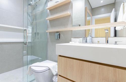 Matriz Apartment | Três Quartos, Gigante e confortável Prox Hard Rock by UROOMS