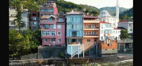 Akcaabat Villa | Trabzon 4 storey Villa-House by the sea - Denize sıfır 4 katlı müstakil Villa - Ev