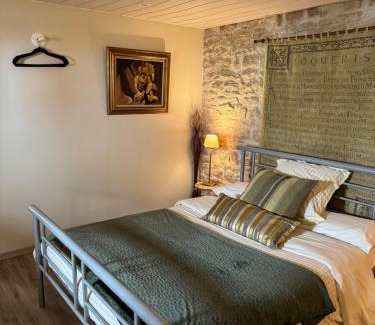 Nanteuil-en-Vallee Bed & Breakfast | Tracie's