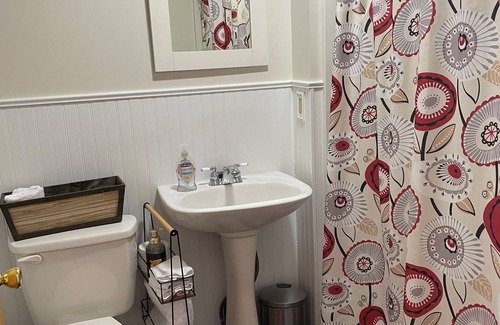 Gansevoort House | Track Retreat. Minutes to the Saratoga Race course, Saratoga Springs