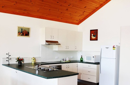 Waterview Heights House | Tracks End Retreat - A peaceful getaway 20 minutes from Grafton - Free WiFi