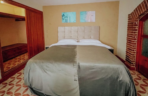 Del Cerrillo Apartment | Traditional apt with garden, chimney, parking and good Wifi next to center