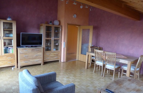 Leverkusen Apartment | Trade fair visitors Cologne/Dusseldorf: Spacious, quiet apartment close to the forest