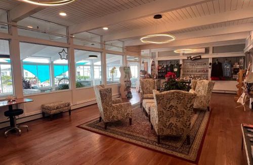 Rockland Apartment | Trade Winds on the Bay