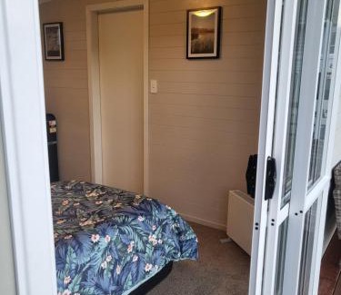 Raglan Apartment | TradeStop Short-Term Accomodation