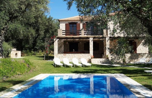 Lithakia House | Traditional 5-bedroom villa with pool in marvelous Zakynthos.