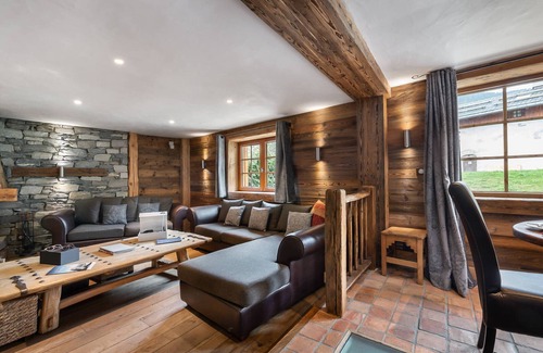 Le Raffort Ski Chalet | Traditional Chalet with Jacuzzi and Sauna in Méribel-Les Allues
