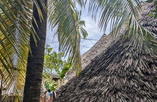 Tunguu House | Traditional Charming 4-bedroom house in Zanzibar with WiFi and garden
