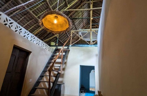 Tunguu House | Traditional Charming 4-bedroom house in Zanzibar with WiFi and garden