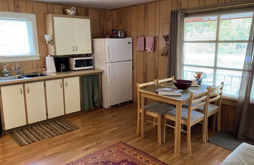 Gills Rock Cottage | Traditional Cottages,5 minutes from the lake, Travel Green, Pet-Friendly