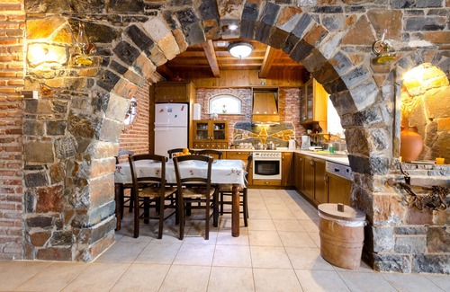 Drosia Villa | Traditional Cretan Style Villa