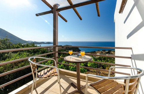 Drosia Villa | Traditional Cretan Style Villa