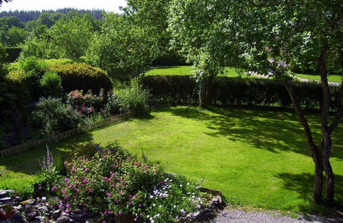 Saint-Mayeux Cottage | Traditional Farmhouse Gite at the heart of Brittany (Sleeps 1-5 in 2 Bedrooms)