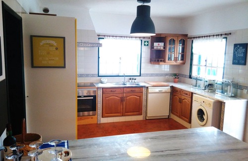Lagoa e Carvoeiro Villa | Traditional Farmhouse in Algarve - privacy and good location