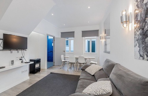 Aveiro House | Traditional House by the Sea