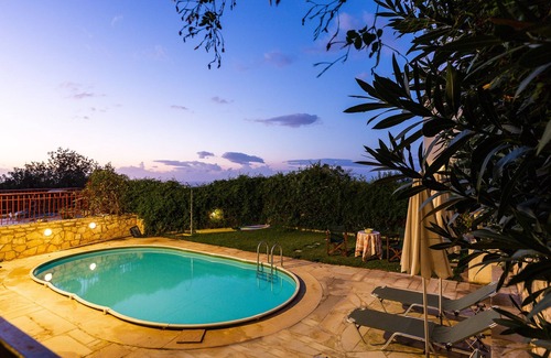 Skouloufia Villa | Traditional House With Pool And Great View!