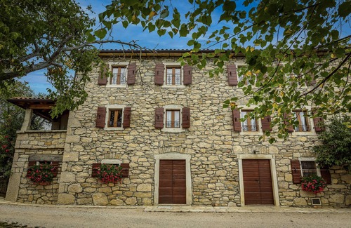 Buzet Villa | Traditional Istrian stone house with large pool