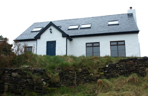 Dunfanaghy Cottage | Traditional luxury cottage, panoramic sea and mountain views Dunfanaghy