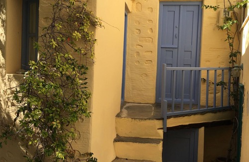 Ano Siros House | Traditional Medieval Stone house in "Ano Syros"