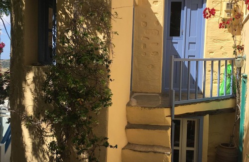 Ano Siros House | Traditional Medieval Stone house in "Ano Syros"