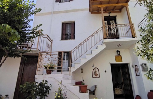 Trikeri House | Traditional old mansion in Trikeri