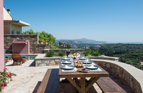 Paidochori Villa | Traditional Renovated villa Liodosifis with Heated Private Pool & BBQ