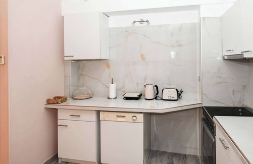 Mitilinii House | Traditional Samos Home with Jacuzzi and Private Balcony