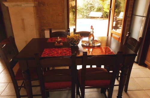 Prines Villa | TRADITIONAL STONE BUILD HOME NEAR BEACH WITH WI-FI AND PRIVATE POOL