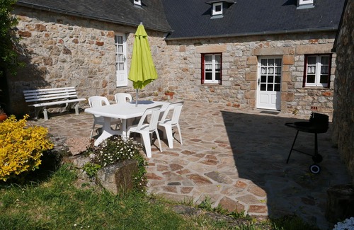 Crozon House | Traditional stone close spot and beach, hiking trails, quiet and charm