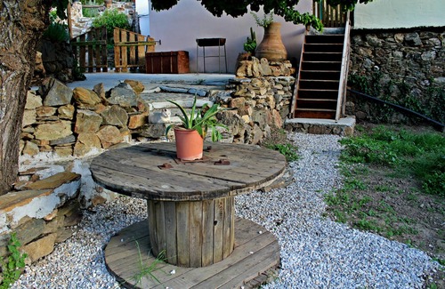 Kantanos-Selino Cottage | Traditional stone cottage house in green landscape