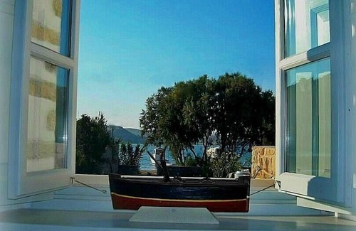 Patmos House | Traditional stone house by the sea. A few steps from the beach. 1468K91000406101