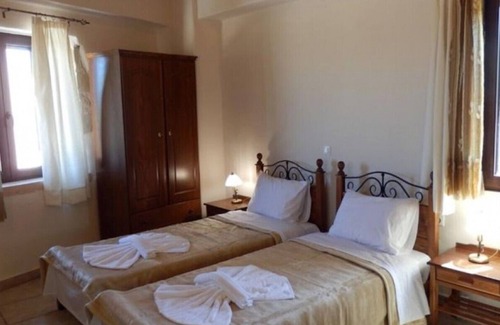 Latziana Villa | Traditional Stone Villa with Private Pool and AC, near to beautiful Beaches!