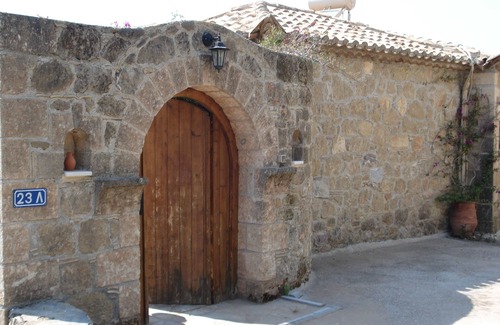 Lefktro Villa | Traditional Stone Villa With Great View At The Sea