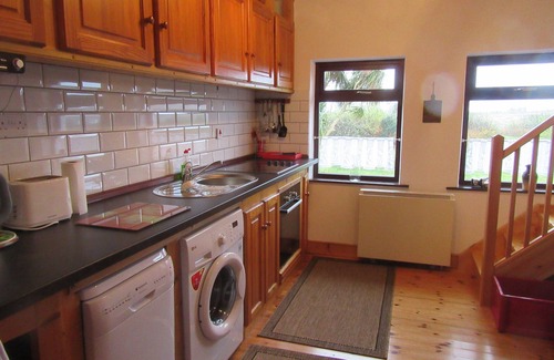 Caherdaniel House | Traditional style Cottage in a quiet location close to the Kenmare Bay