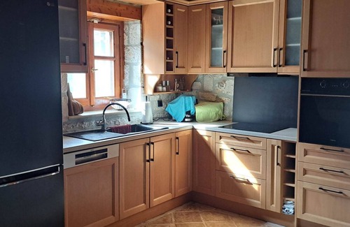 Skinaria Villa | Traditional style 3 bedroom cottage in local stone