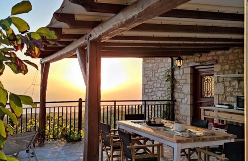 Skinaria Villa | Traditional style 3 bedroom cottage in local stone