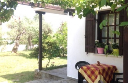 Golden Beach Villa | Traditional Villa with Wifi and Air Conditioning at only 150m from the Beach !