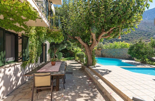 Vlichada Villa | Traditional Villa, Private Pool, Family Atmosphere